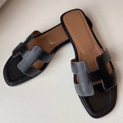Hermes Oran Slide Sandals In Black Swift Calfskin HD1727Oe12