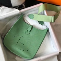 Replica Hermes Evelyne III 29 PM Bag In Vert Criquet Clemence Leather HD611zr53